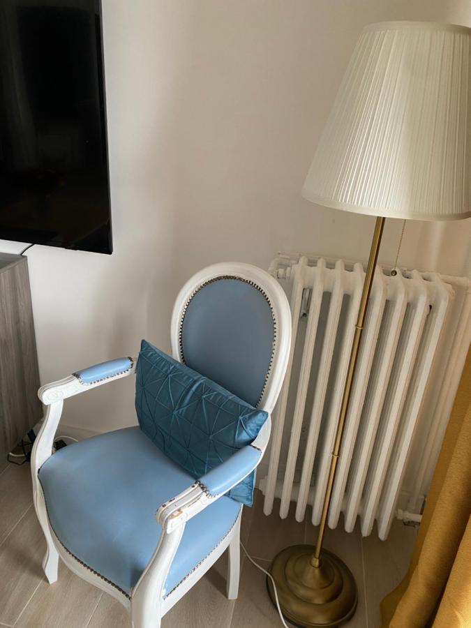 Grand Appartement Courbevoie Paris Екстериор снимка